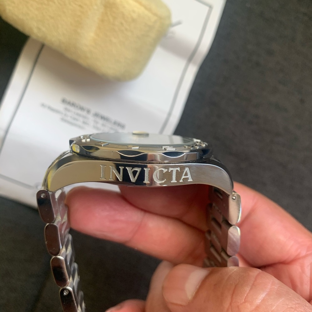 Invicta - Picture 4 of 5